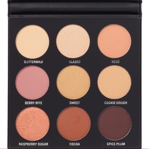 🎉HP🎉 Kylie The Sorta Sweet Eyeshadow Palette - Picture 9 of 13